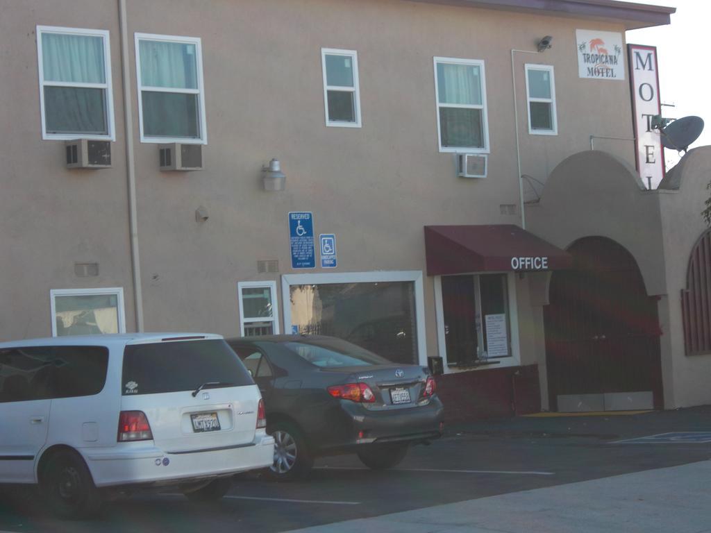 Tropicana Motel Compton Exterior foto
